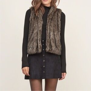 NWT Abercrombie Brown Faux Fur Vest with Pockets Large